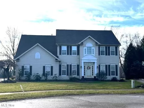 2858 Orchard Grove Ct, Fairlawn, OH 44333