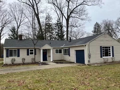 3525 Lakeview Blvd, Stow, OH 44224