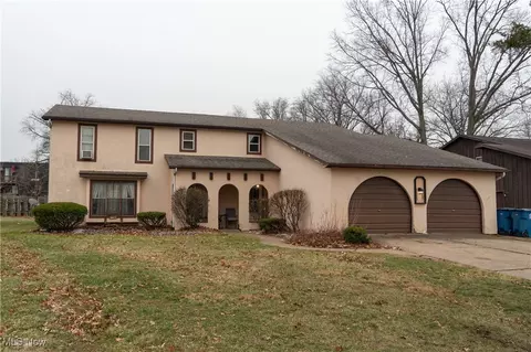 1415 Shaffer Dr, Lorain, OH 44053
