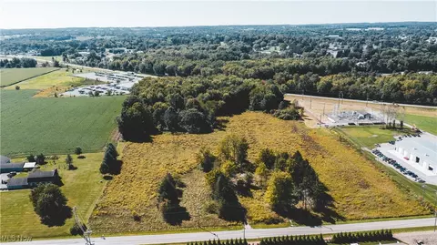 43429 County Line Rd, Columbiana, OH 44408