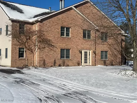 1860 Massachusetts Ave #2, Poland, OH 44514