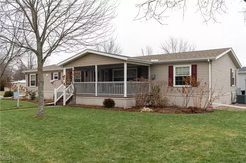 337 Pin Oak Cir, Elyria, OH 44035