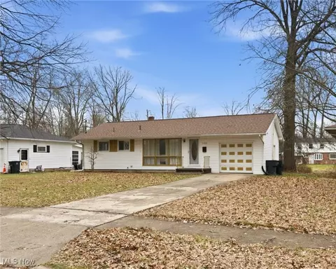 2486 Montgomery Ave NW, Warren, OH 44485