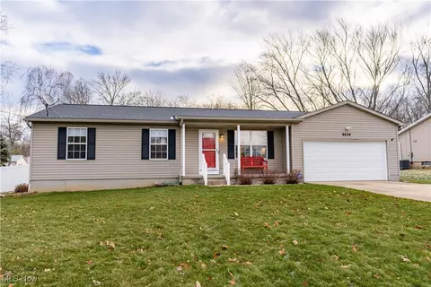 8628 Essex Ave NW, North Canton, OH 44720