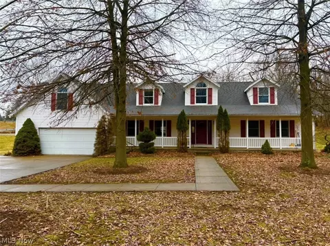 209 Maple Ave, Saint Clairsville, OH 43950