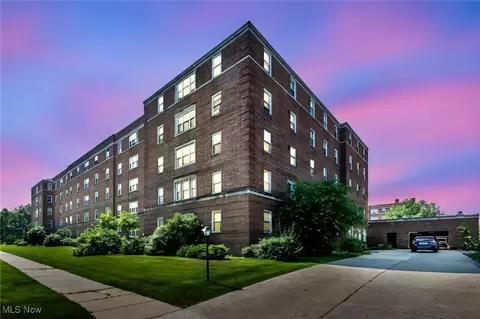 13800 Fairhill Rd #520, Cleveland, OH 44120