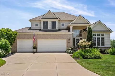 306 Dunbar Cir, Broadview Heights, OH 44147