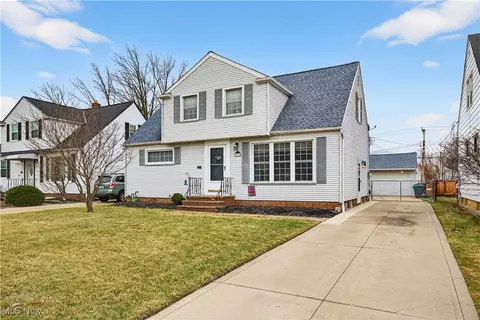 Exterior - 29566 Shaker Dr, Wickliffe, OH 44092 photo 3 of 4