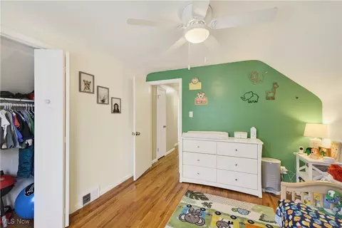 Bedroom - 29566 Shaker Dr, Wickliffe, OH 44092 photo 6 of 10