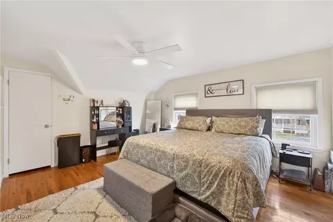 Bedroom - 29566 Shaker Dr, Wickliffe, OH 44092 photo 8 of 10