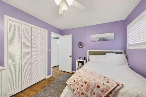 Bedroom - 29566 Shaker Dr, Wickliffe, OH 44092 photo 5 of 10