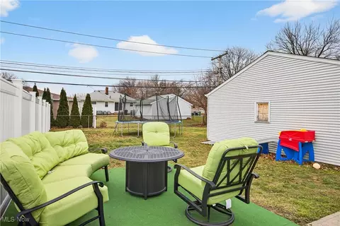 Exterior - 29566 Shaker Dr, Wickliffe, OH 44092 photo 2 of 4