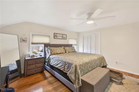 Bedroom - 29566 Shaker Dr, Wickliffe, OH 44092 photo 9 of 10