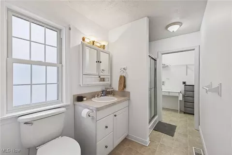 Bath - 29566 Shaker Dr, Wickliffe, OH 44092 photo 2 of 4