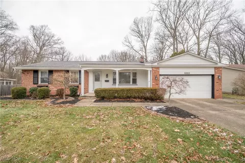 3990 Claridge Dr, Youngstown, OH 44511