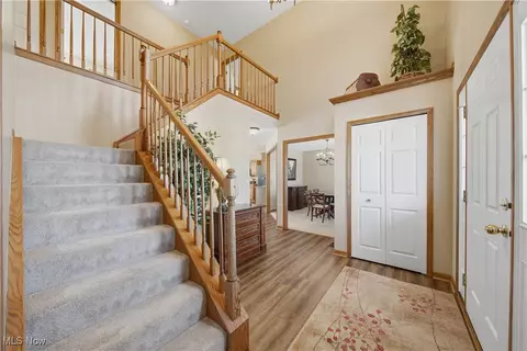 2132 Summerchase Rd NE, Canton, OH 44721 photo 2