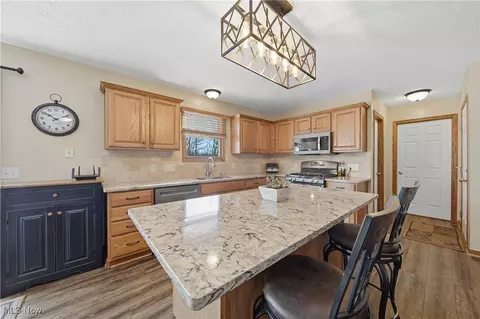 2132 Summerchase Rd NE, Canton, OH 44721 photo 8