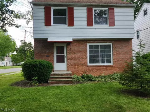 464 E 250th St, Euclid, OH 44132