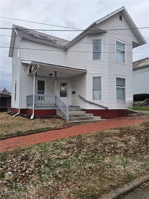 40 N 9th St, Mcconnelsville, OH 43756