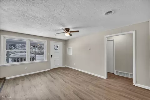 Living - 8564 Cedar Rd, Chesterland, OH 44026 photo 1 of 4