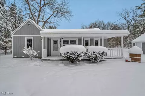 8564 Cedar Rd, Chesterland, OH 44026