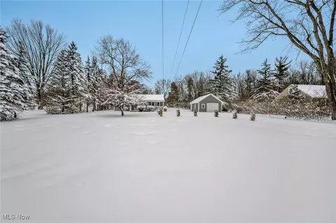 Exterior - 8564 Cedar Rd, Chesterland, OH 44026 photo 5 of 16