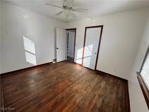 459 Ohio St, Elyria, OH 44035 photo 4