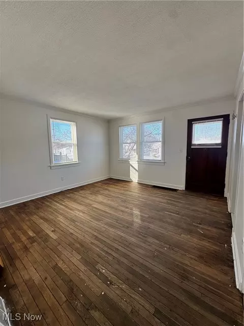 459 Ohio St, Elyria, OH 44035 photo 2