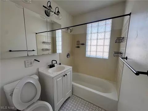 459 Ohio St, Elyria, OH 44035 photo 5
