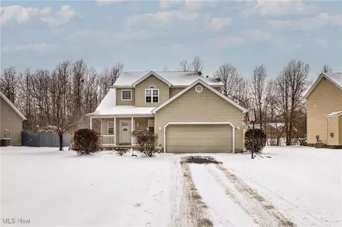 1244 Cross Dr, Austintown, OH 44515