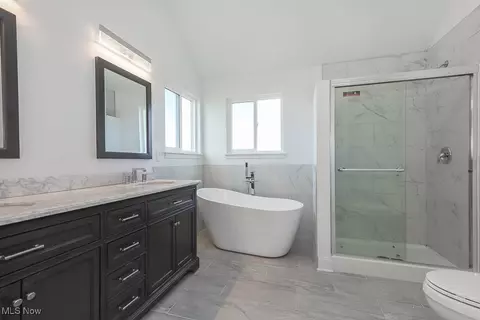 Bath - 548 William St, Lagrange, OH 44050 photo 2 of 4