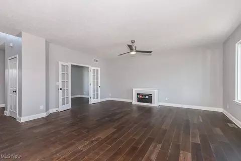 Living - 548 William St, Lagrange, OH 44050 photo 3 of 7