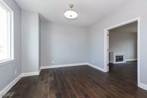 Living - 548 William St, Lagrange, OH 44050 photo 1 of 7