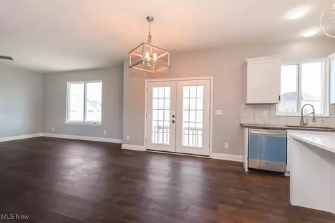 Living - 548 William St, Lagrange, OH 44050 photo 6 of 7