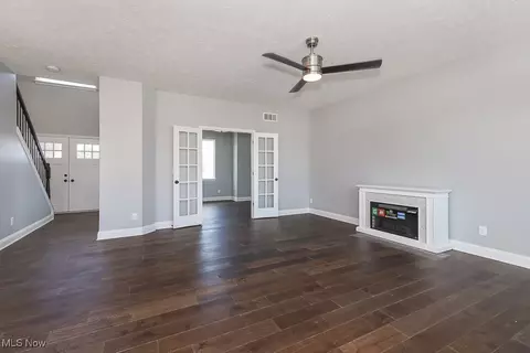 Living - 548 William St, Lagrange, OH 44050 photo 5 of 7
