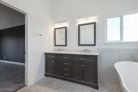 Bath - 548 William St, Lagrange, OH 44050 photo 3 of 4