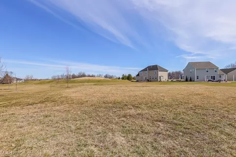 Exterior - 548 William St, Lagrange, OH 44050 photo 3 of 4