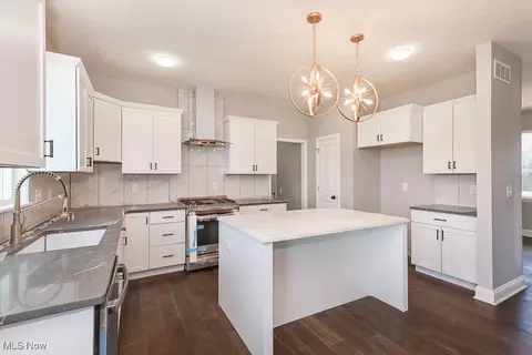 Kitchen - 548 William St, Lagrange, OH 44050 photo 4 of 5