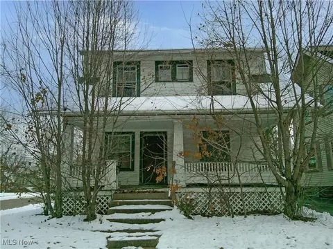 777 Ruth Ave, Akron, OH 44307