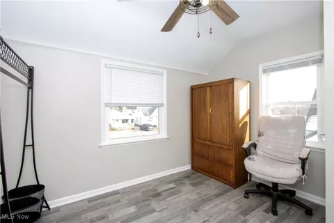 Bedroom - 8119 Covington Ave, Parma, OH 44129 photo 5 of 6