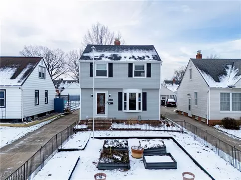 Exterior - 8119 Covington Ave, Parma, OH 44129 photo 5 of 6
