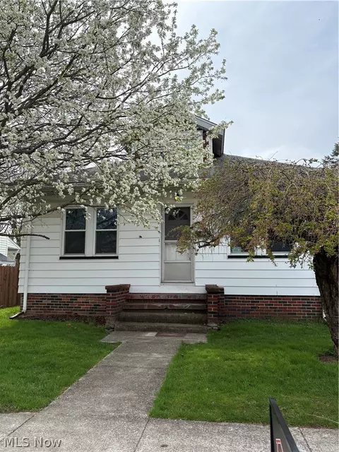 15 Katherine St, Struthers, OH 44471