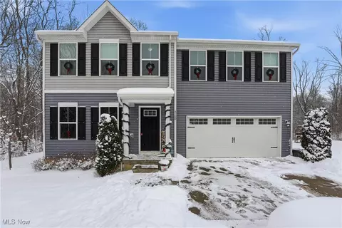 5100 Misty Glen Ln, Ravenna, OH 44266