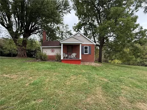 2440 Fisher Rd, East Liverpool, OH 43920