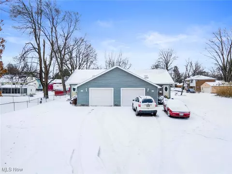 39213923 Huntmere Ave, Youngstown, OH 44515