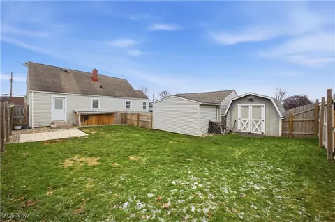 Exterior - 536 Creed St, Struthers, OH 44471 photo 5 of 6
