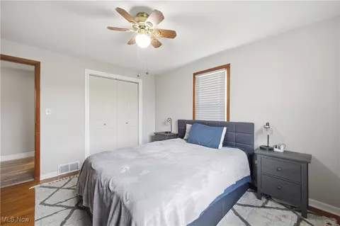 Bedroom - 536 Creed St, Struthers, OH 44471 photo 2 of 4