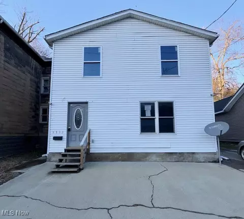 1135 Sharon Ave, Zanesville, OH 43701