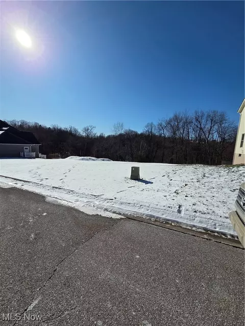 197 Millsop Dr, Weirton, WV 26062