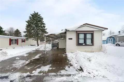 13009 Kevin Ln, Chardon, OH 44024
